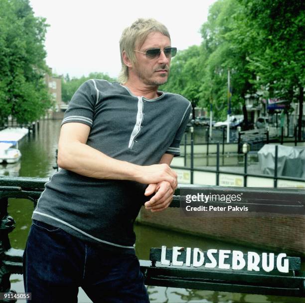 Photo of Paul WELLER; Paul Weller, Nederland, Leidse Brug, A'dam, 25 juli 2005, Pop, punk, mod soul, gitaar, zanger, gitarist en componist, Paul...