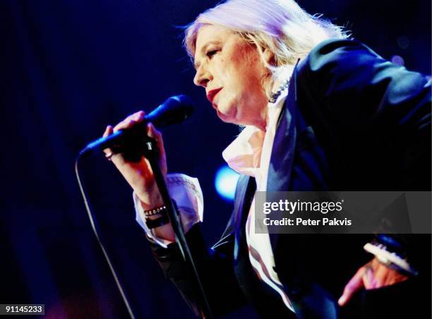 Photo of Marianne FAITHFULL; Marianne Faithfull, Nederland, Paradiso, A'dam, 1-6-2005, Pop, Blues, Soul, Marianne vele kilo's aangekomen na haar...
