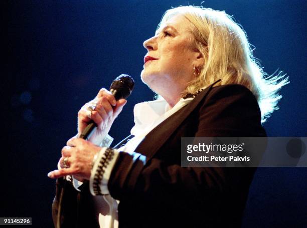 Photo of Marianne FAITHFULL; Marianne Faithfull, Nederland, Paradiso, A'dam, 1-6-2005, Pop, Blues, Soul, Marianne vele kilo's aangekomen na haar...