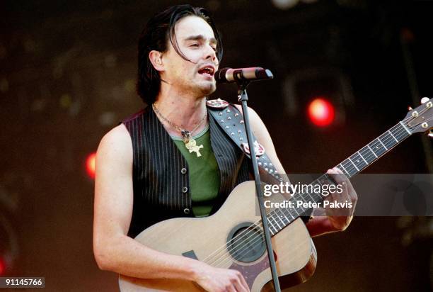 Photo of KANE, Kane, Nederland, Pinkpop, Landgraaf, 16 mei 2005, Pop, rock, zanger Dinand Woesthoff zingt en speelt, op zijn akoustische gitaar