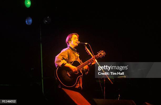 Photo of Suzanne VEGA