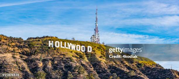 hollywood sign and dog park - hollywood califórnia imagens e fotografias de stock