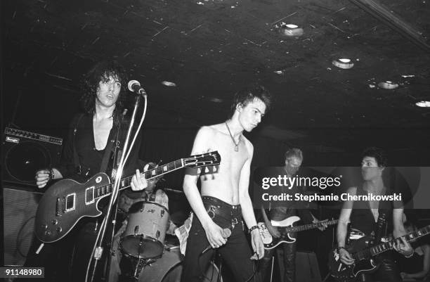 Photo of Sid VICIOUS; L-R. Mick Jones, Jerry Nolan, Sid Vicious, Arthur Kane, ?