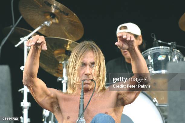 Photo of Iggy POP, Iggy Pop, Pinkpop, Landgraaf, Nederland, 27 mei 2007, Pop, punk, Iggy brengt de legendarische Stooges klassieker I Wanna Be Your...