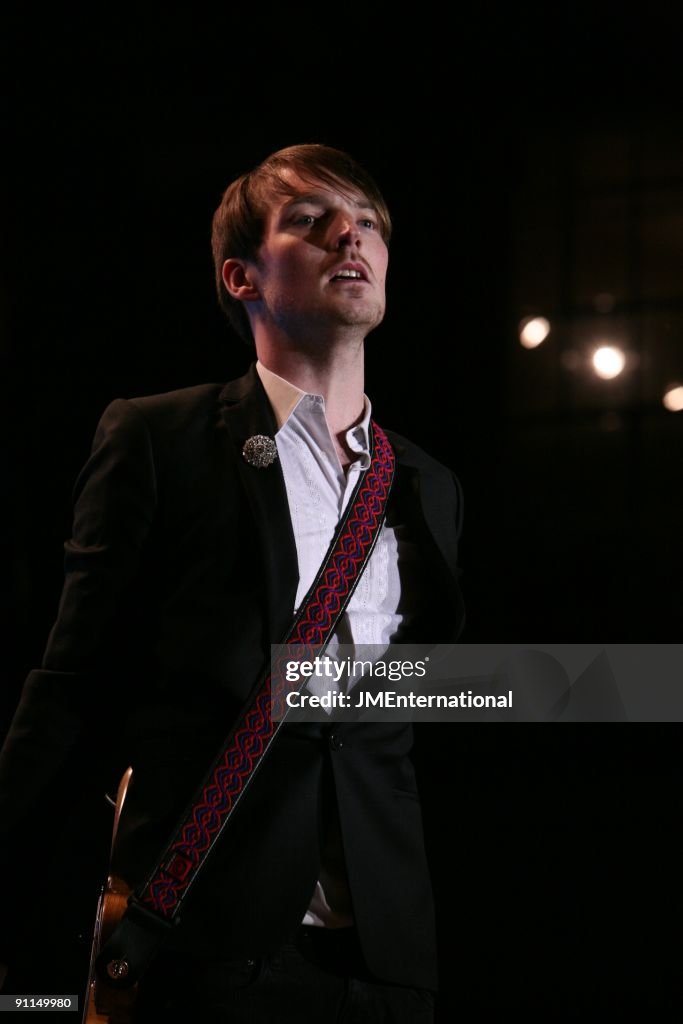 Photo of Dan GILLESPIE-SELLS and FEELING