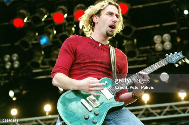 Photo of NICKELBACK, Nickelback, Pinkpop, Landgraaf, Nederland, 05 juni 2006, Pop, grunge, rock, zanger Chad kruger, met zijn, wapperende haren,...