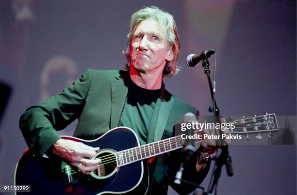 Photo of Roger WATERS, Roger Waters, Arrow Classic Rock, Lichtenvoorde Nederland, 10 juni 2006, Pop, symfonisch, Roger Waters trekt met wijd open,...