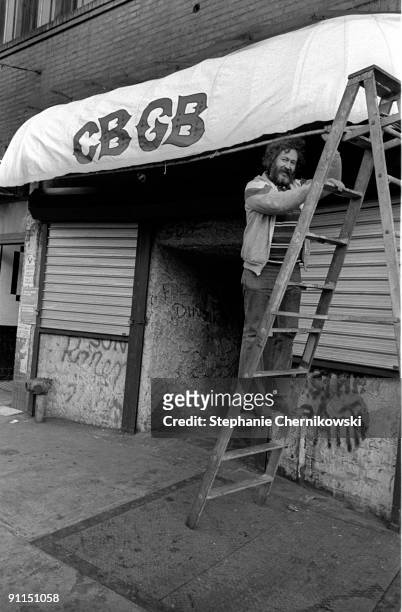 Photo of Hilly KRISTAL, outside CBGB's