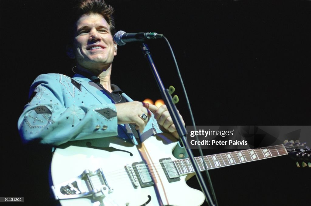 Photo of Chris ISAAK