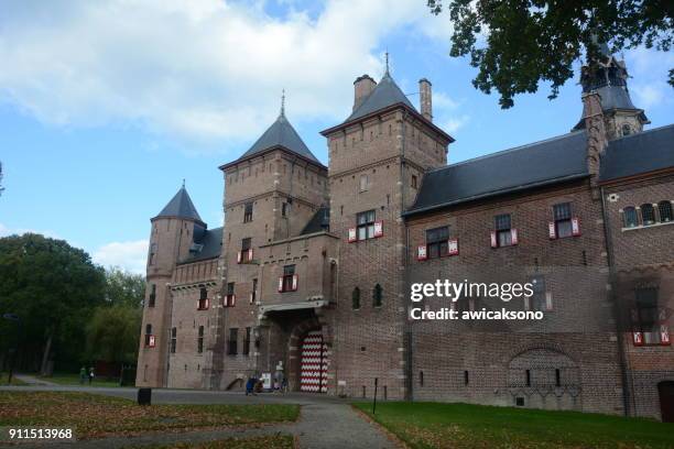 castle de haar in the netherlands - haarzuilens stock pictures, royalty-free photos & images