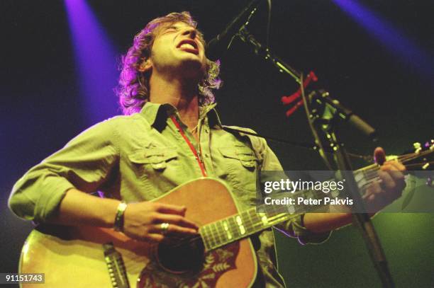 Photo of James MORRISON, James Morisson, Heineken Music Hall, Amsterdam,, Nederland, 08 februari 2007, Pop, James zingt met een van emotie vertrokken...