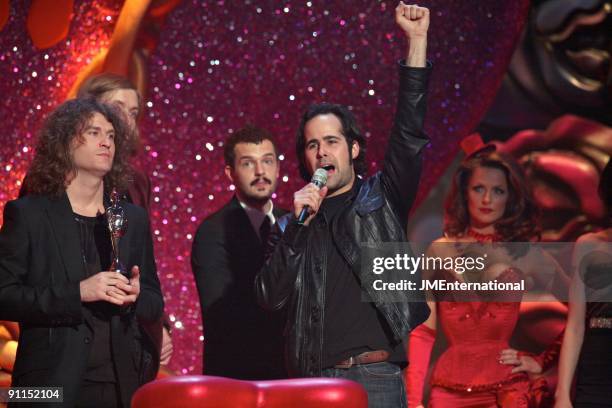 Photo of Ronnie VANNUCCI and David KEUNING and Brandon FLOWERS and KILLERS, L-R: David Keuning, Mark Stoermer , Brandon Flowers, Ronnie Vannucci...