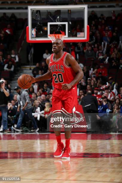 Quincy Pondexter of the Chicago Bulls handles the ball against the Milwaukee Bucks on January 28, 2018 at the United Center in Chicago, Illinois....