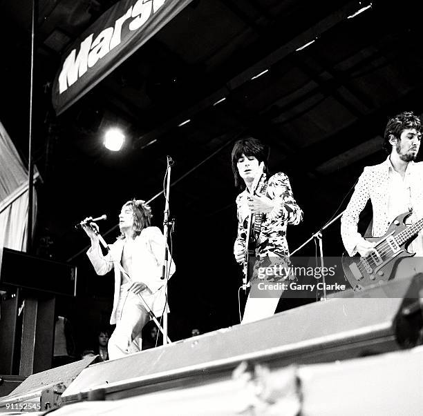 Photo of FACES and Rod STEWART and Ron WOOD and Ronnie WOOD and Ronnie LANE, L-R: Rod Stewart, Ron Wood , Ronnie Lane - performing live onstage