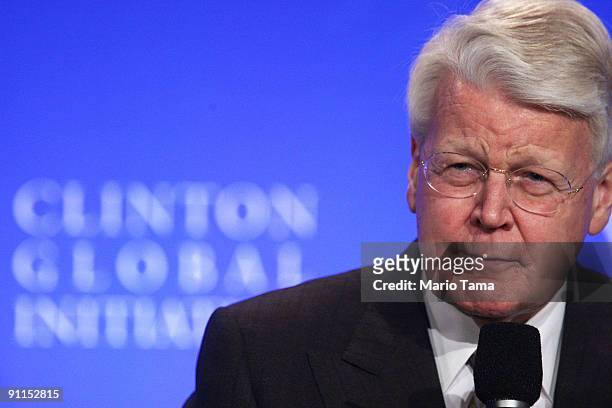 Olafur Ragnar Grimsson, President of Iceland, speaks on a panel on finance at the Clinton Global Initiative September 25, 2009 in New York City. The...