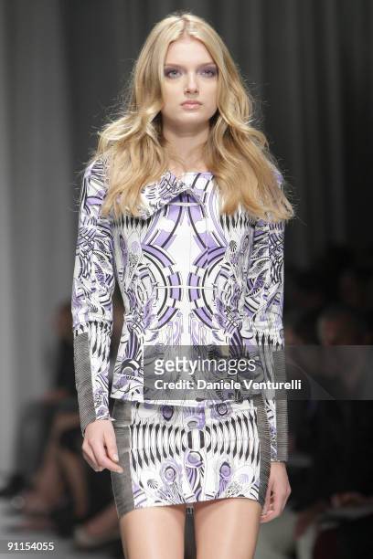 Model Lily Donaldson walks down the runway during the Versace show as part of Milan Womenswear Fashion Week Spring/Summer 2010 on September 25, 2009...