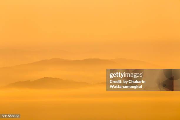 sea of cloud at sunrise - khao khitchakut (chanthaburi) - chanthaburi sea fotografías e imágenes de stock