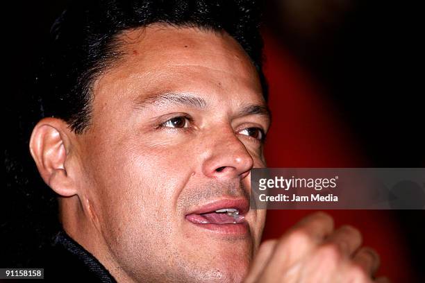 Mexican singer Pedro Fernandez speaks during the press conference to launch the new album 'Amarte a la Antigua' on September 25 in Mexico City,...