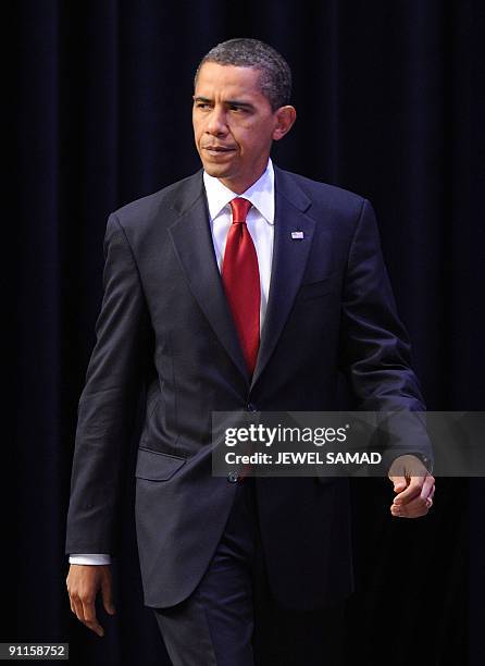 President Barack Obama arrives for a press conference at the end of the G20 Summit at the convention centre on September 25, 2009 in Pittsburgh,...