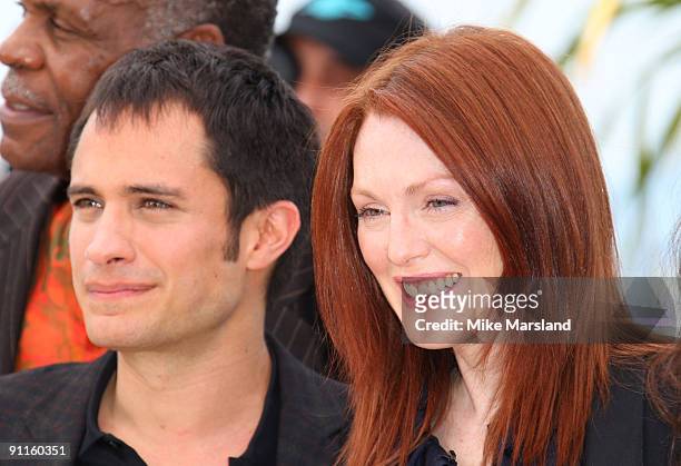 Actor Gael Garcia Bernal and Actress Julianne Moore attend the "Blindness" photocall during the 61st Cannes International Film Festival on May 14,...