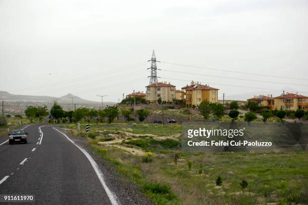 road and building at avanos, nevşehir province, turkey - nevşehir province 個照片及圖片檔