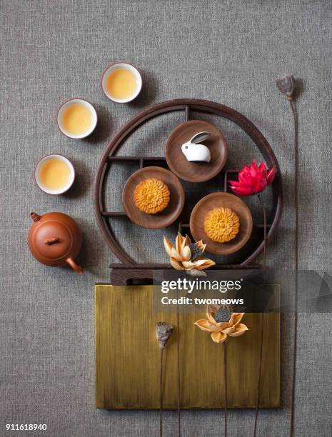 flat lay mid-autumn festival tea time conceptual still life image. - lunar new year cup 2017 stock-fotos und bilder