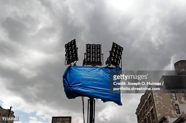 film set light tower - joseph o. holmes stock pictures, royalty-free photos & images