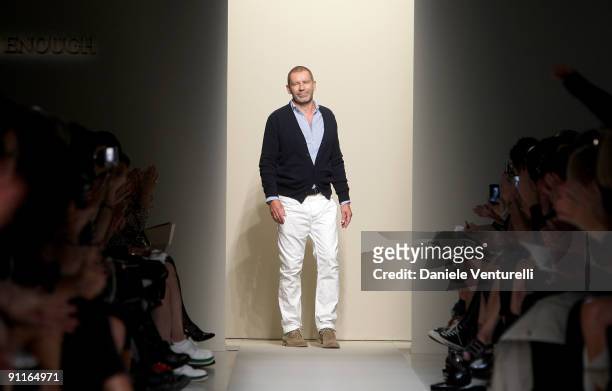 Designer Tomas Maier acknoledges the applause of the public after the Bottega Veneta show as part of Milan Womenswear Fashion Week Spring/Summer 2010...
