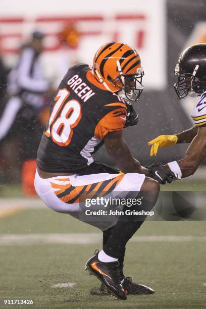 Green of the Cincinnati Bengals runs the football upfield during the game against the Pittsburgh Steelers at Paul Brown Stadium on December 4, 2017...