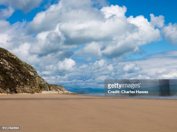 the warren beach near abersoch:wales coast path on the lleyn peninsula - gwynedd stockfoto's en -beelden