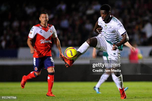 Jorge Tavares of Santos controls the ball during the 4th round match between Veracruz and Santos Laguna as part of the Torneo Clausura 2018 Liga MX...