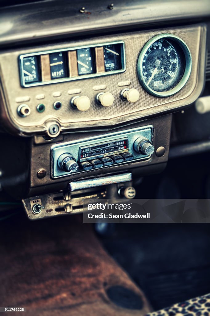 Vintage car radio