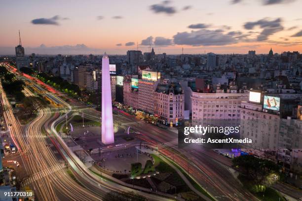 avenida 9 de julio in buenos aires - obelisk stock-fotos und bilder