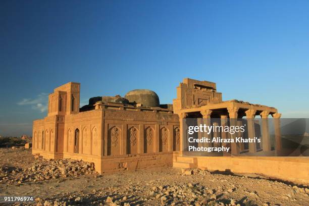 monuments at makli, thatta - indus valley stock pictures, royalty-free photos & images