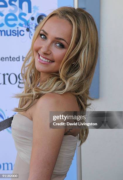 Actress Hayden Panettiere attends the Neutrogena Fresh Faces of Music event benefiting the VH1 Save the Music Foundation at Jim Henson Studios on...