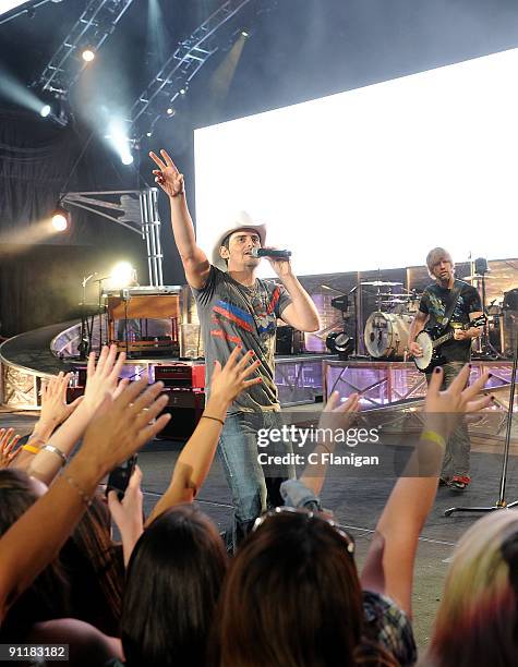 Country Music Superstar Guitarist and Vocalist Brad Paisley performs at Shoreline Amphitheatre on September 25, 2009 in Mountain View, California.