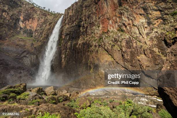 wallaman falls, north queensland - australian waterfalls stock pictures, royalty-free photos & images