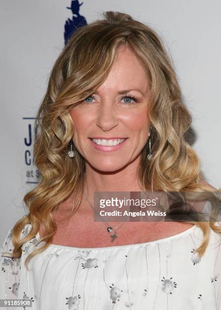 Singer/songwriter Deana Carter arrives at 'What A Pair! 7', the seventh annual celebrity concert benefiting the John Wayne Cancer Institute at The...