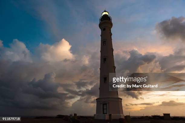 california lighthouse, noord, aruba - noord amerika stock-fotos und bilder