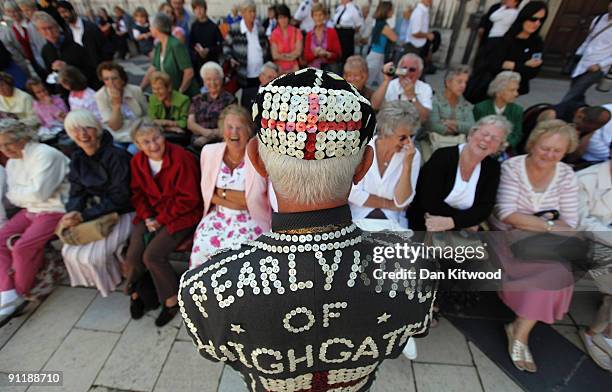 Pearly King tells jokes to the audience at their annual Costermonger's Harvest Festival at the London Guildhall on September 27, 2009 in London,...