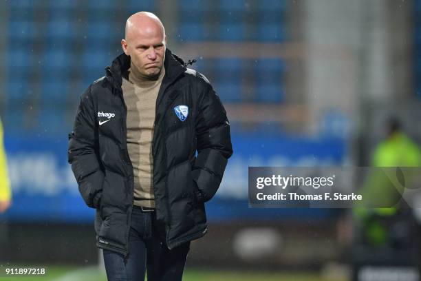 Coach Jens Rasiejewski looks dejected during the Second Bundesliga match between VfL Bochum 1848 and DSC Arminia Bielefeld at Vonovia Ruhrstadion on...