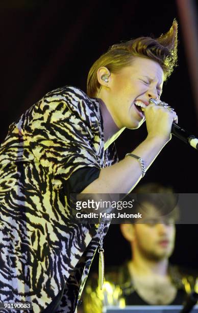 Elly Jackson of La Roux performs on stage at the Perth leg of the Parklife music festival at Wellington Square on September 27, 2009 in Perth,...