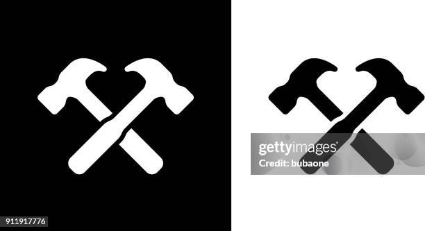 ilustraciones, imágenes clip art, dibujos animados e iconos de stock de dos martillos cruzados. - crossed hammers