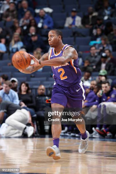 Isaiah Canaan of the Phoenix Suns passes the ball against the Memphis Grizzlies on January 29, 2018 at FedExForum in Memphis, Tennessee. NOTE TO...