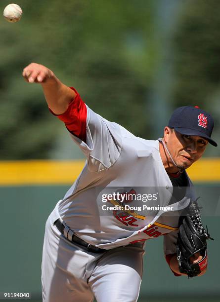 Starting pitcher Kyle Lohse of the St. Louis Cardinals delivers against the Colorado Rockies at Coors Field on September 27, 2009 in Denver, Colorado.