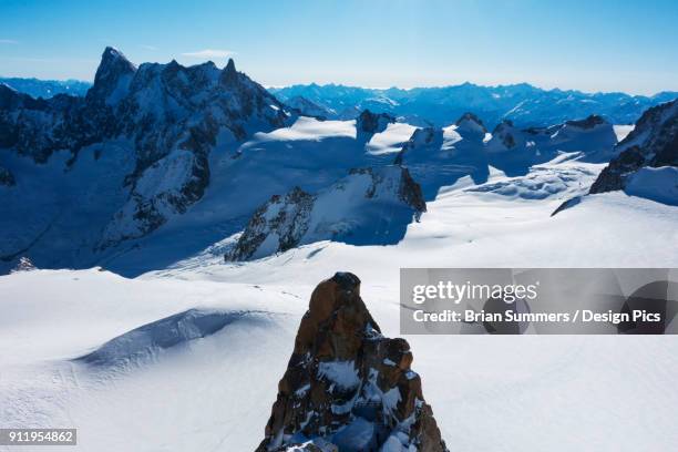 vallee blanche, off-piste skiing - valle blanche 個照片及圖片檔