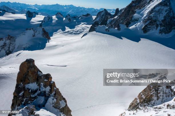 vallee blanche, off-piste skiing - valle blanche 個照片及圖片檔