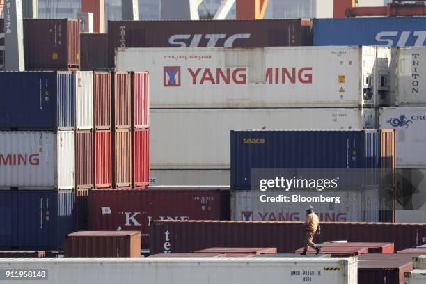 Japanese Container Line 102 Yusen Terminals Photos & High Res Pictures - Getty Images