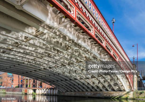 crown point bridge over the river aire with the water reflecting on the bottom surface of the bridge - river aire stock pictures, royalty-free photos & images