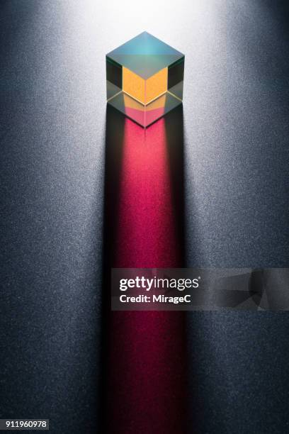 cube prism refraction - focus lens stockfoto's en -beelden